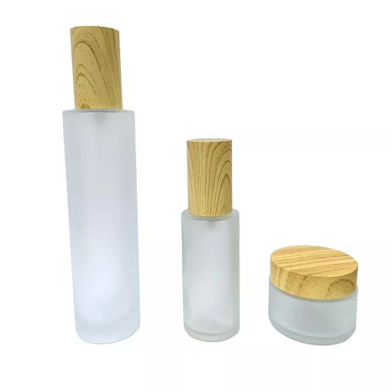 Mỹ phẩm lọ thủy tinh rỗng có nắp gỗ